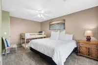 The Greenview Manor - Lake Views