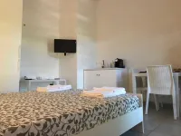 Dependance tra gli ulivi