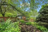 Treetop Retreat Hotels in Jackson Township