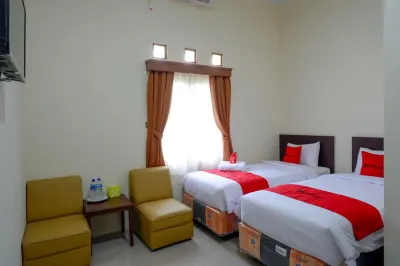 RedDoorz Near Stadion 45 Karanganyar Các khách sạn ở Karanganyar