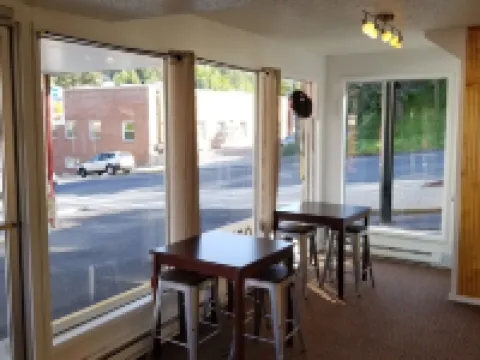 Cougar Land Motel Hotels in Pullman