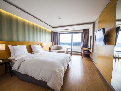 Asia Lakeside Hotel