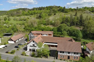 迪斯特爾霍夫鄉村飯店帶穀倉咖啡館 住宿飯店
