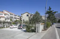 Marinero Apartments - parking