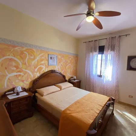 Apartment - Sleeps 5, Free Parking & Pet Friendl