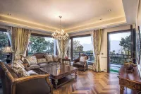 A majestic and luxurious villa overlooking the Ganges