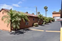 Baycities Motel 임피리얼비치 호텔