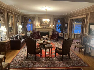 Pendleton House Historic Inn and B&B Hotel a 