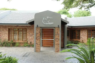 Rhino Coast Guesthouse Отели в г. 