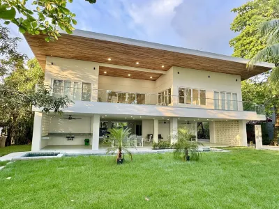 Esterillos Lote 6 Bedroom Home