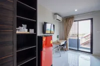 The Living Samut Prakan Hotels in Bang Bo