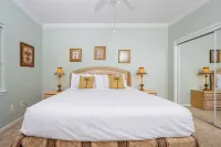 Cozy 2Br Condo - Romar Lakes 103E