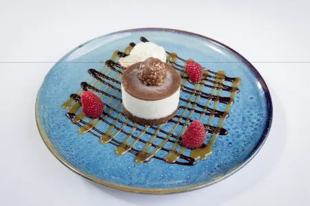 Ramada by Wyndham Belfast City Centre Отели рядом с достопримечательностью «Lagan Weir»