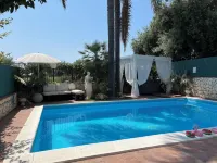 Euthalia - Pools
