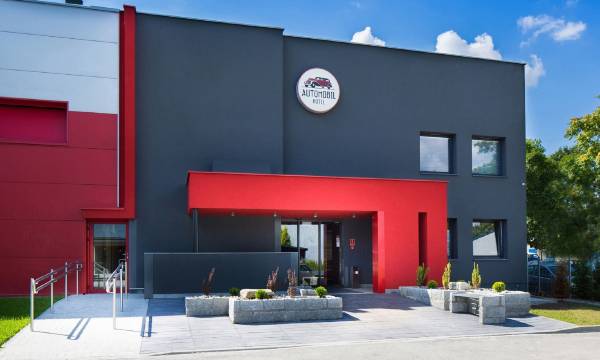 Automobil Hotel