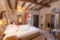 Elysion Cave Suites Hotels in Dereler