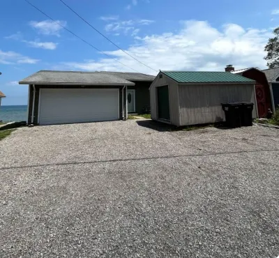 Casa Playa - Lakefront Escape with Private Sugar Sand Beach, Game Room, Sleep 8