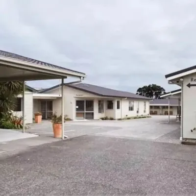 Scenicland Motels Hotels near History House Pop-Up Museum