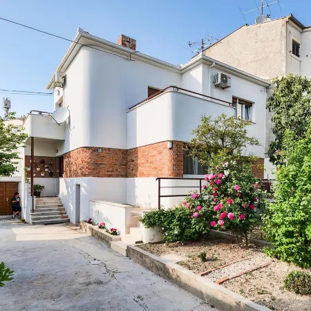 Happy Home - Rental Residence