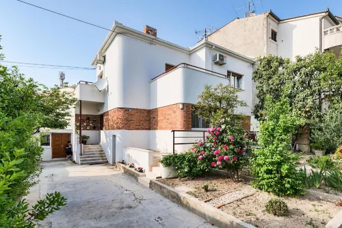 Happy Home - Rental Residence