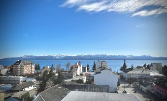 Beautiful Apartment Downtown, Amazing Lake Views JF1 by Apartments Bariloche