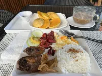 E & F Condotel Hotel di Kalibo