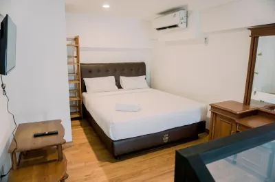 Cozy Stay and Comfy Studio Loft Kingland Avenue Apartment Hoteles en North Serpong