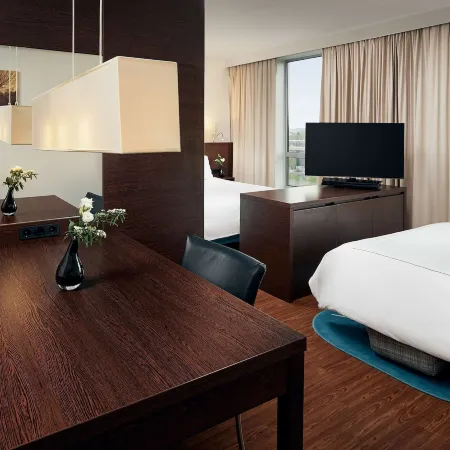 Park Plaza Amsterdam Airport Отели рядом с достопримечательностью «Осдорп»
