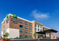 Holiday Inn Express & Suites Chanute Hotel di 