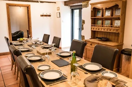 Somerset Country Escape - Luxury Barns with Hot Tubs Отели в г. Тонтон Дин Дистрикт