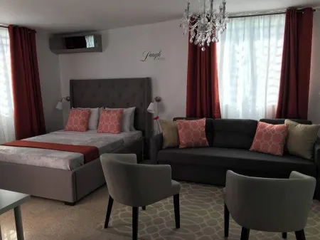 Chandelier 302 Отели в г. Понсе