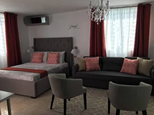 Chandelier 302 Hotels in Bucana