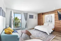 Modern Designer Studio with Pool Các khách sạn ở 