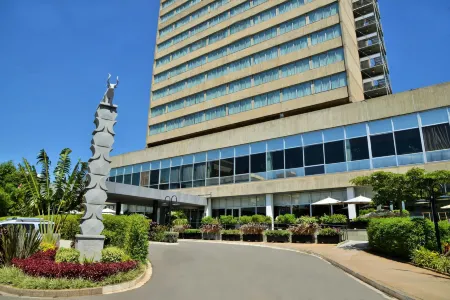 Carlton Madagascar Отели рядом с достопримечательностью «Ботанический и зоологический сад «Цимбазаза»»