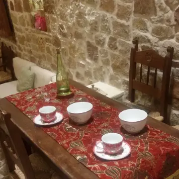 Lithos Traditional Guest Houses