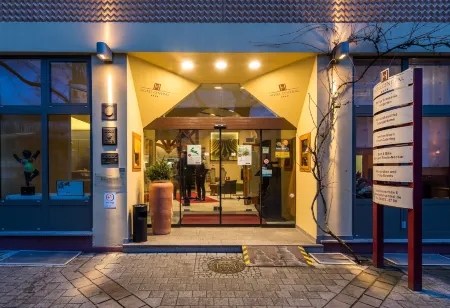 Hotel Central Отели в г. Франкенталь