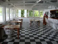 Driftwood Resort Hotels in Alotau