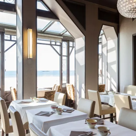 Ambassadeurs Logis Hotel Отели в г. Сен-Мало
