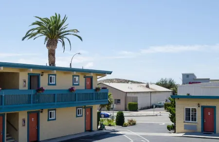 Seaside Inn Monterey Отели в г. Сисайд