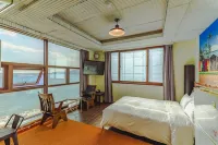 蔚藍海景公寓飯店