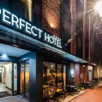 Hotel Perfect Hotels near Izaak Synagogue