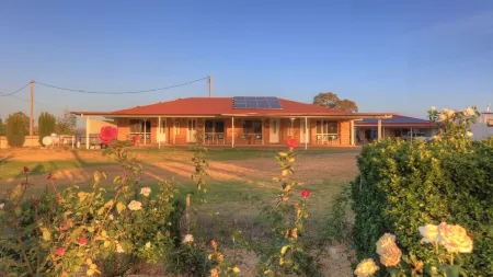 Golfers Inn Отели в г. Тентерфилд