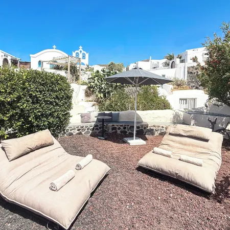 Elysian Santorini Отели рядом с достопримечательностью «Пляж мыса Колумбо»