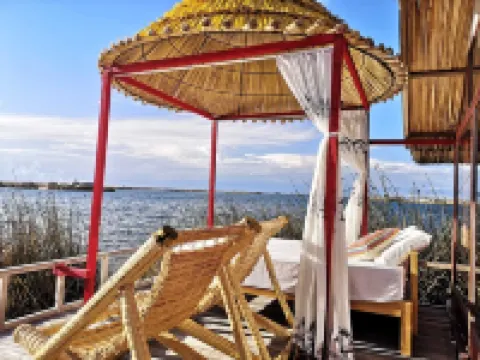 Uros Qhota Uta Lodge