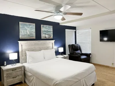 Harmonious Suites Hotels near Sandspur Island