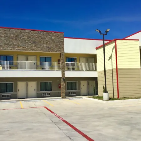 Days Inn by Wyndham Freeport