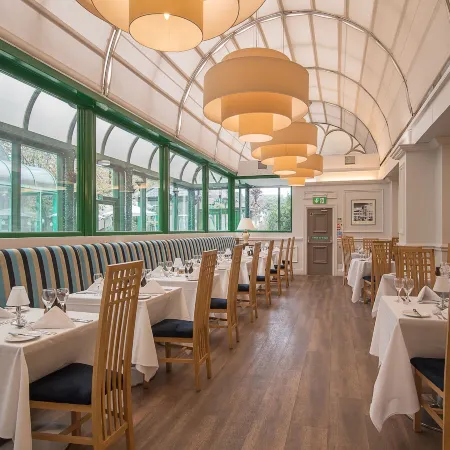 Norfolk Royale Hotel