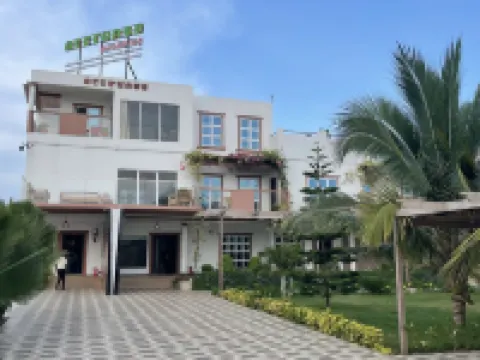 Accruase Paradise Hotels in Prampram