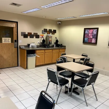 Lavissh Inn and Suites