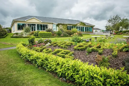 Arklow Bay Hotel Отели в г. Gorey